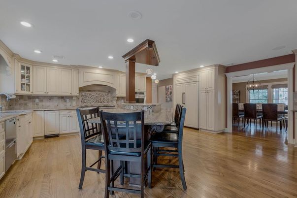 Dining room, Interior, Kitchen, Pendant Lights, Recessed Lighting, Wood Texture Flooring