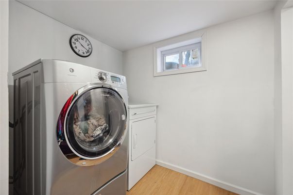 Interior, Utility Closets, Washer, Wood Texture Flooring