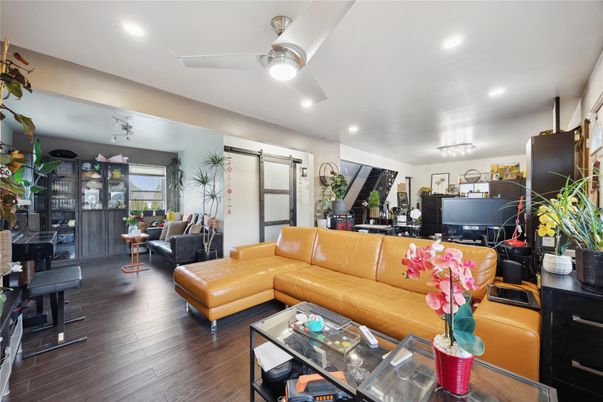 Interior, Living room, Recessed Lighting, Wood Texture Flooring