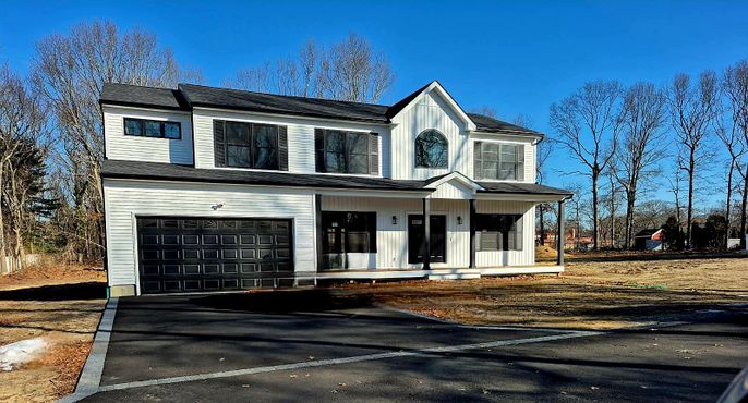 Attached, Exterior, Facade, Farmhouse