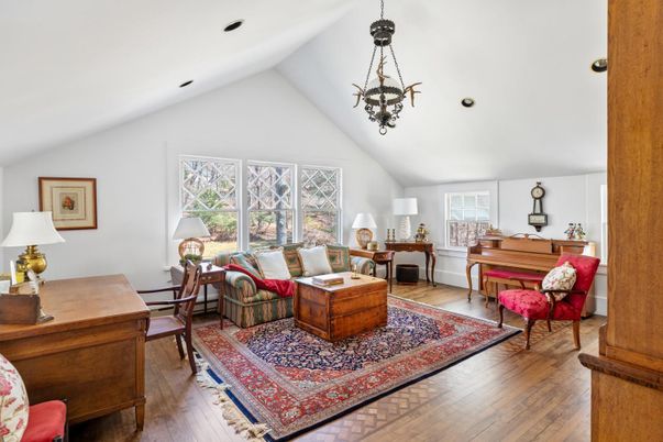 Interior, Living room, Pendant Lights, Piano, Wood Texture Flooring