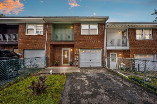 Attached, Exterior, Facade, Brick Facade, Rowhouse