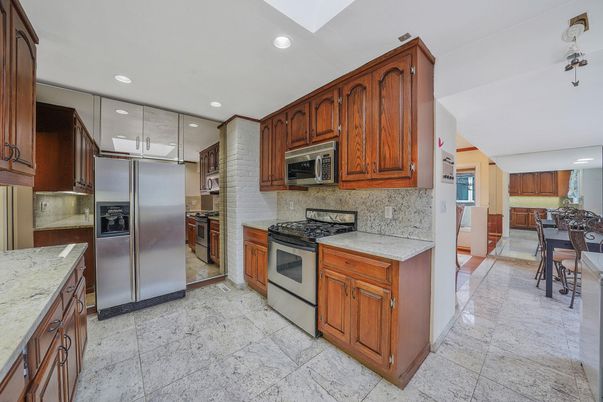 Dining room, Interior, Kitchen, Recessed Lighting, Stainless Steel Appliances