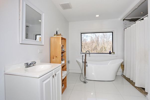 Bathroom, Dual Sink Vanities, Free Standing Baths, Interior, Recessed Lighting