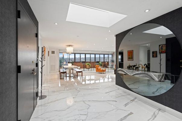 Chandelier, Dining room, Interior, Living room, Marble, Recessed Lighting