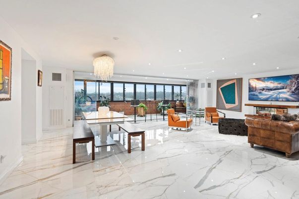 Chandelier, Dining room, Interior, Living room, Marble, Recessed Lighting
