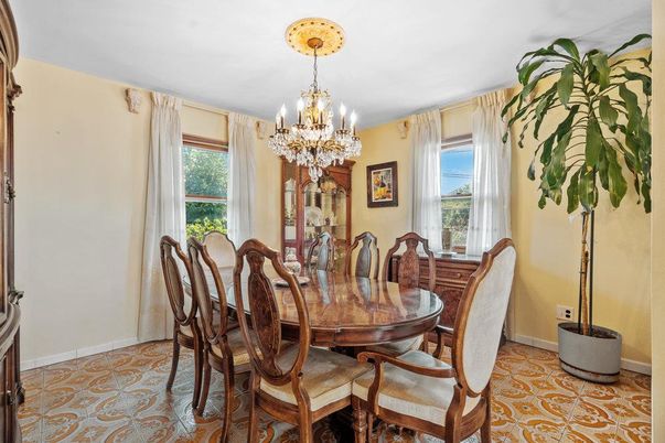 Chandelier, Dining room, Interior