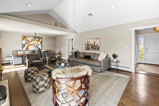 Chandelier, Dining room, Interior, Living room, Recessed Lighting, Wood Texture Flooring
