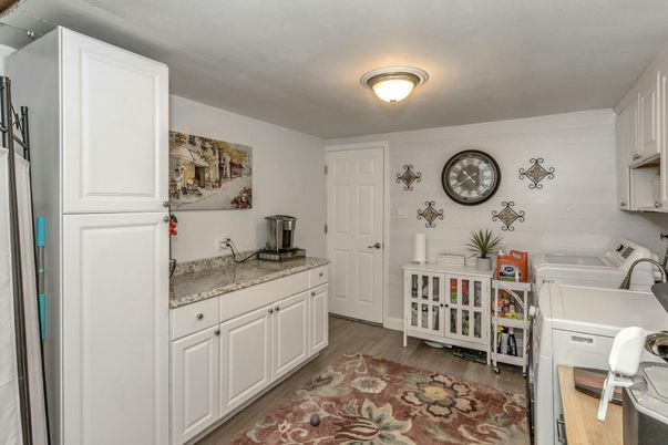 Interior, Washer, Wood Texture Flooring