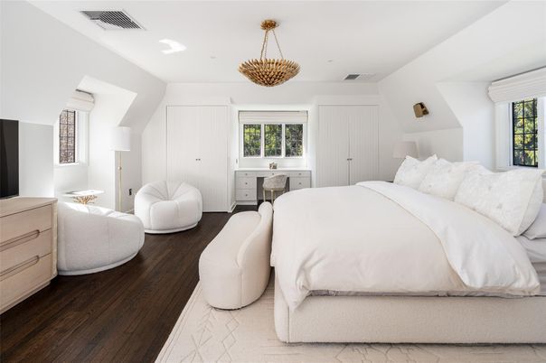 Bedroom, Interior, Pendant Lights, Wood Texture Flooring
