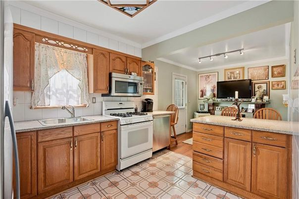 Interior, Kitchen, Stainless Steel Appliances