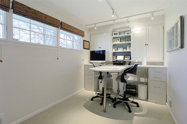 Home Office, Interior