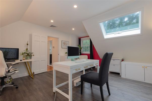 Home Office, Interior, Recessed Lighting, Wood Texture Flooring