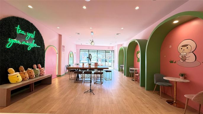 Dining room, Interior, Pendant Lights, Recessed Lighting, Wood Texture Flooring