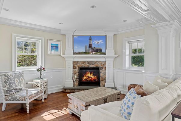 Fireplace, Interior, Living room, Recessed Lighting, Wood Texture Flooring