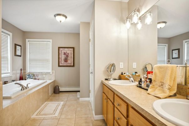 Bathroom, Dual Sink Vanities, Interior