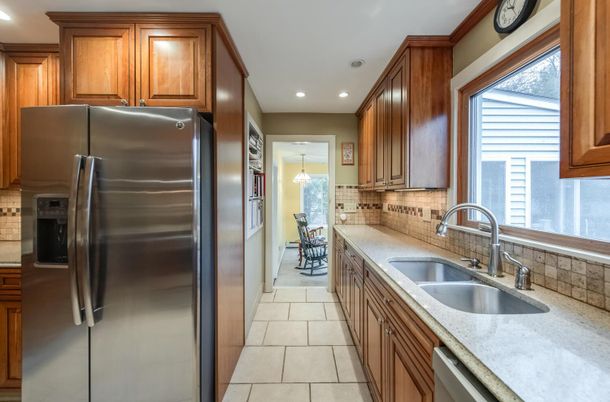 Dining room, Interior, Kitchen, Pendant Lights, Recessed Lighting, Stainless Steel Appliances