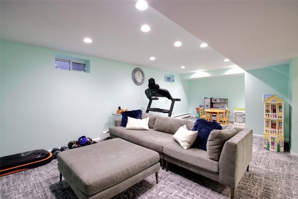 Fitness Equipment, Interior, Living room, Recessed Lighting