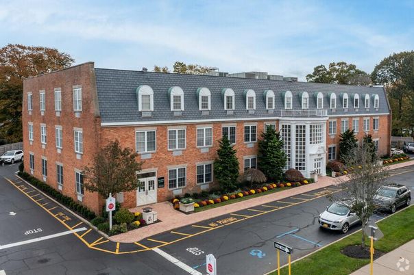 Exterior, Facade, Condo Building