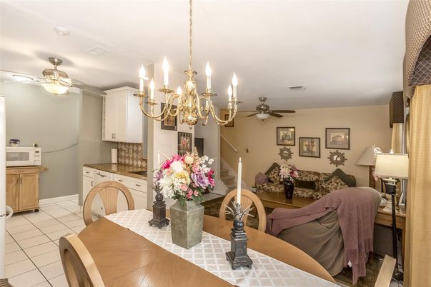 Chandelier, Dining room, Interior