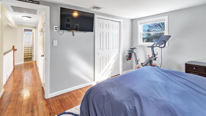 Bedroom, Fitness Equipment, Interior, Wood Texture Flooring