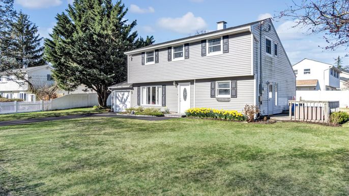 Backyard, Exterior, Facade, Split Level