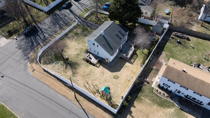 Exterior, Drone