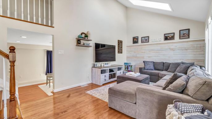Interior, Living room, Recessed Lighting, Wood Texture Flooring