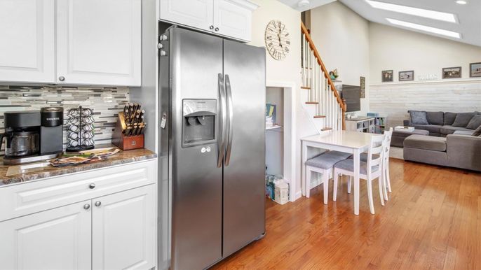 Dining room, Interior, Kitchen, Recessed Lighting, Stainless Steel Appliances, Wood Texture Flooring