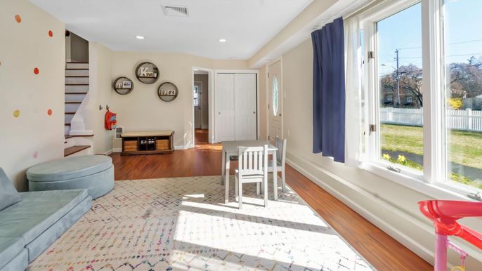 Interior, Recessed Lighting, Wood Texture Flooring