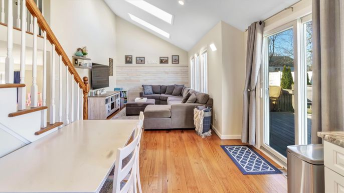 Interior, Living room, Recessed Lighting, Wood Texture Flooring
