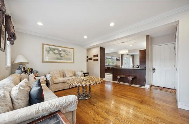 Chandelier, Interior, Living room, Piano, Recessed Lighting, Wood Texture Flooring