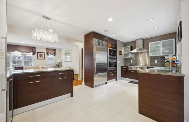 Chandelier, Interior, Kitchen, Recessed Lighting, Stainless Steel Appliances