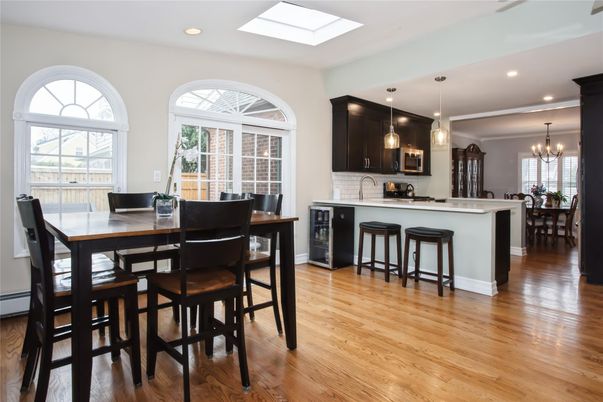 Chandelier, Dining room, Interior, Kitchen, Pendant Lights, Recessed Lighting, Wood Texture Flooring