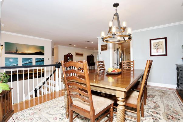 Chandelier, Dining room, Interior, Recessed Lighting, Wood Texture Flooring