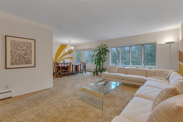 Chandelier, Dining room, Interior, Living room