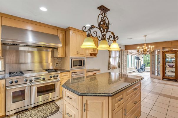 Chandelier, Interior, Kitchen, Recessed Lighting, Stainless Steel Appliances