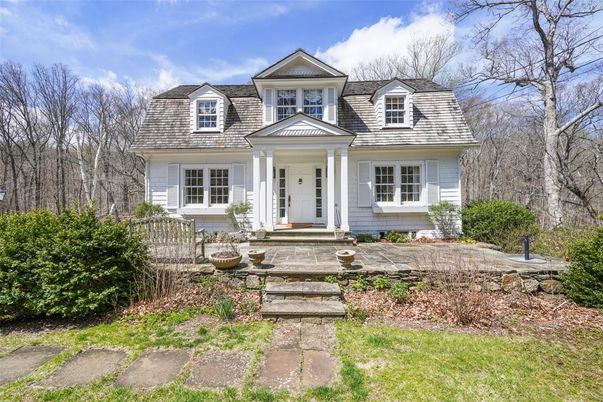 Exterior, Facade, Cape Cod