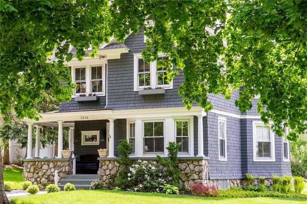 Exterior, Facade, Queen Anne Victorian