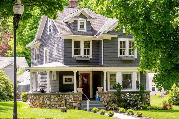 Exterior, Facade, Queen Anne Victorian