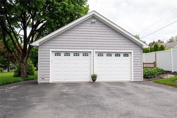 Detached Garage, Exterior