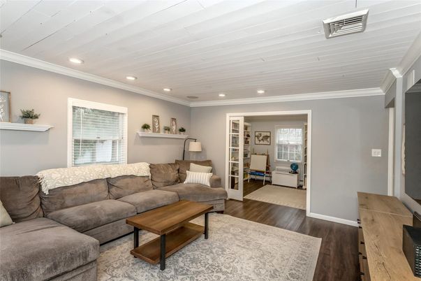 Interior, Living room, Recessed Lighting, Wood Texture Flooring