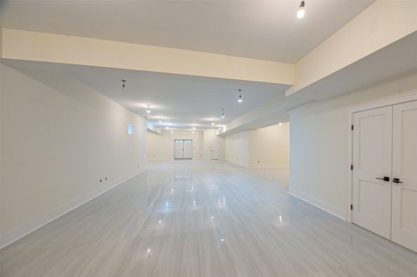 Empty room, Interior, Recessed Lighting