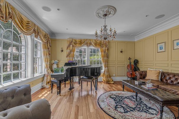 Chandelier, Interior, Living room, Piano, Recessed Lighting, Wood Texture Flooring