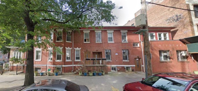 Exterior, Facade, Brick Facade, Rowhouse