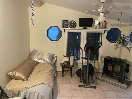 Fitness Equipment, Interior, Living room