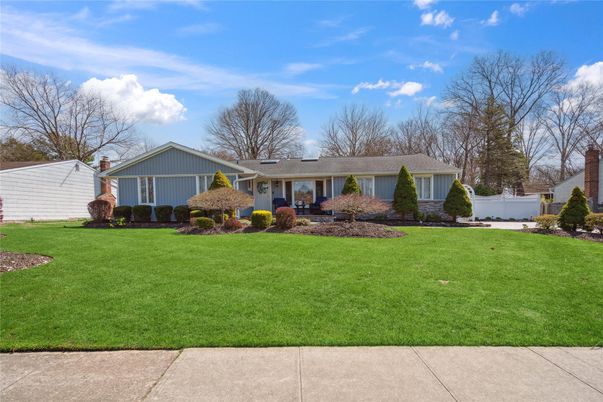 Exterior, Facade, Brick Facade, Ranch