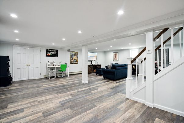 Interior, Living room, Recessed Lighting, Wood Texture Flooring