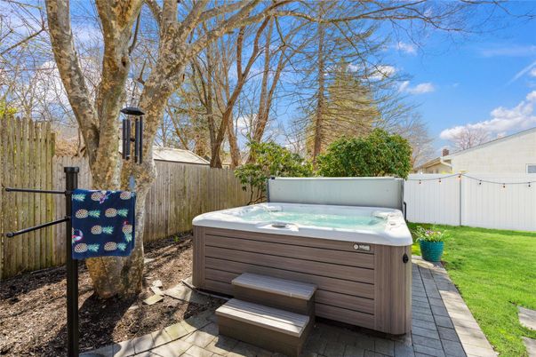 Exterior, Hot Tub