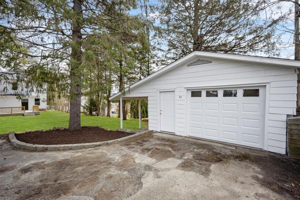 Detached Garage, Exterior